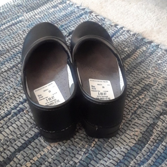 Clogs - Picture 3 of 4